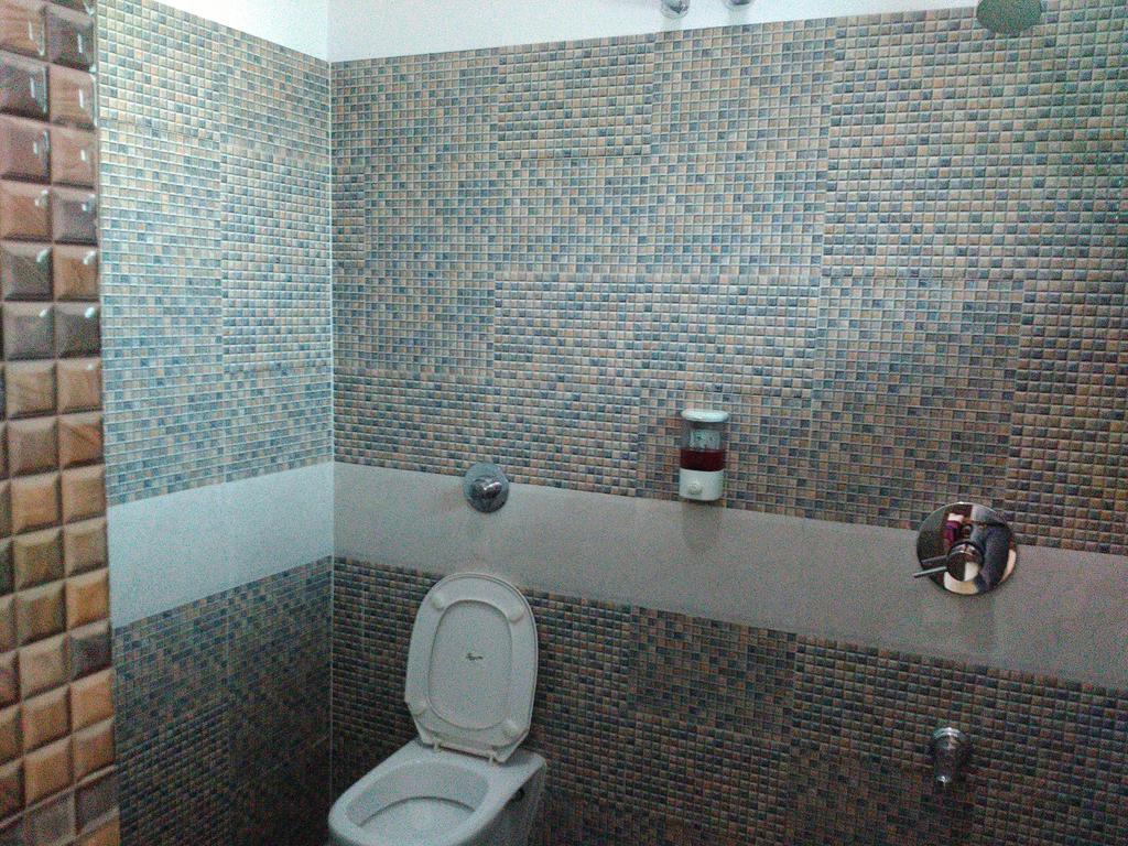 Hotel Ajaya Varanasi Room photo