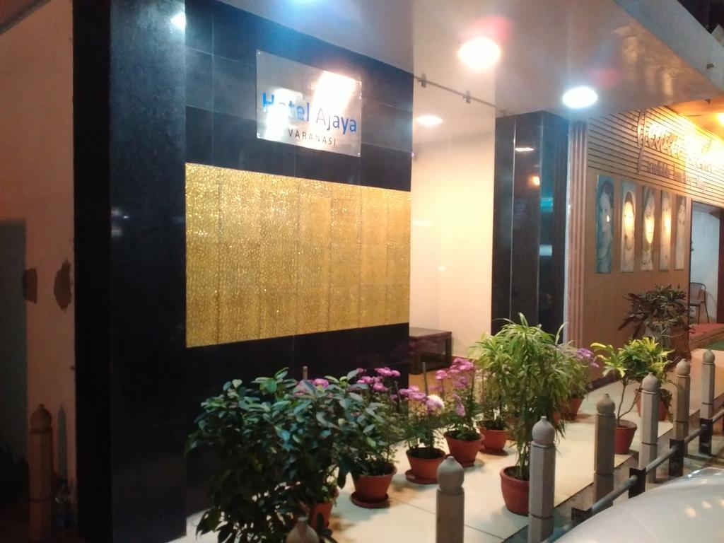 Hotel Ajaya Varanasi Exterior photo