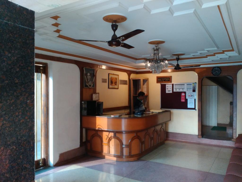 Hotel Ajaya Varanasi Exterior photo